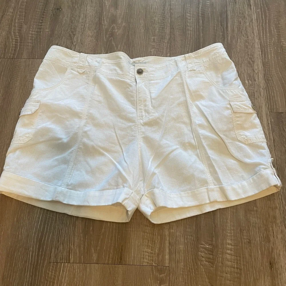 Merona White Linen Blend Cargo Shorts Women's Size 14 Cuffed Summer Casual